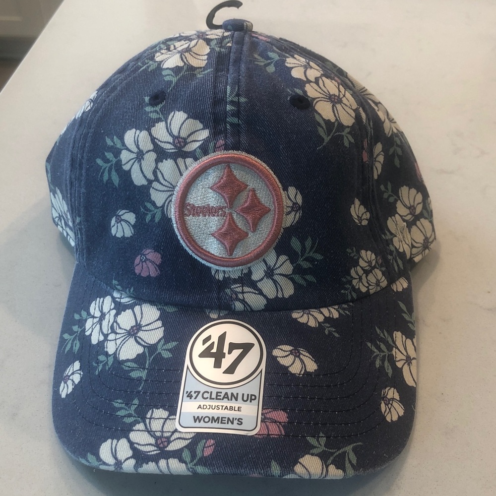 '47 Pittsburgh Steelers Navy Floral Cap